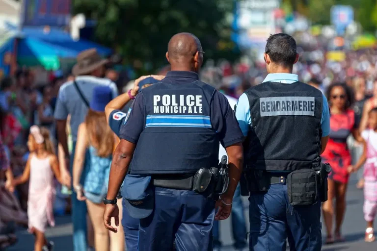 Différence entre police et gendarmerie : le guide complet