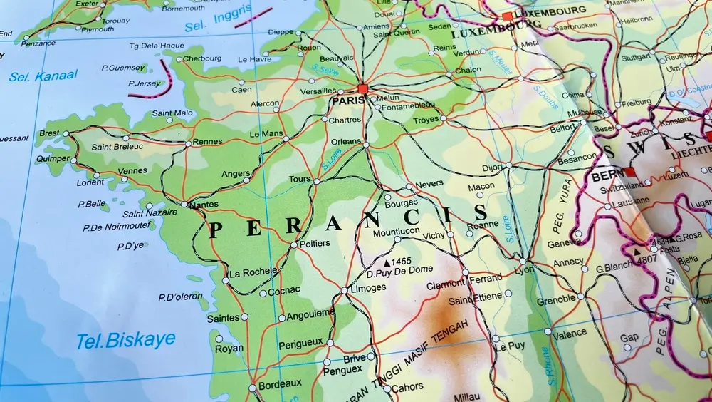 Carte de France illustrant la répartition territoriale et les zones de compétence de la gendarmerie nationale.