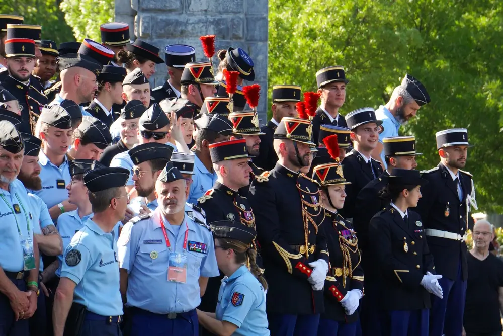 Tenue et uniforme du gendarme : guide complet 2026